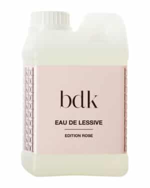 Représentation de l’eau de lessive édition rose de la maison bdk.